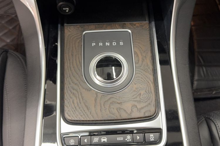 Used Jaguar XFL 2018 XFL 2.0T 250 PS Luxury Edition
