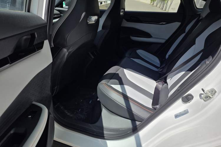 Used CHANGAN UNI-V iDD 2024 Blue Whale Smart Electric iDD 136km ZhiKu Model
