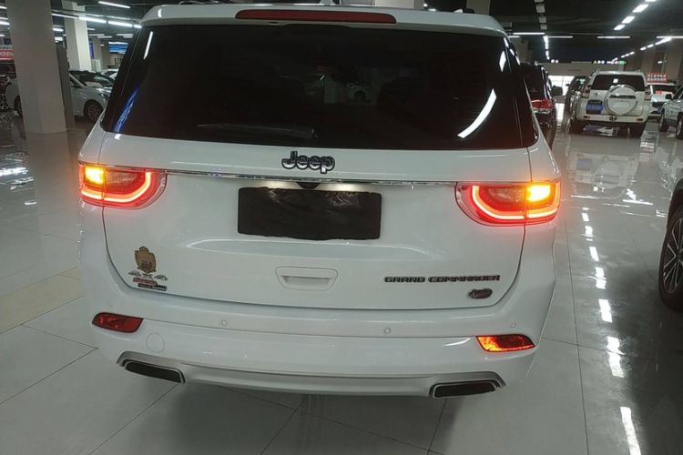 Used Jeep Grand Commander 2018 2.0T Four-Wheel Drive Smart Enjoyment Version China V Emission Standard