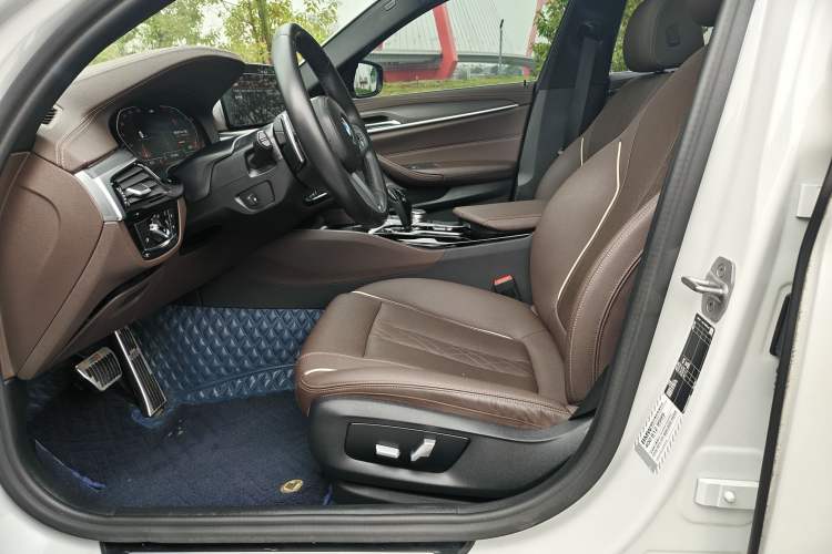 Used BMW 5 Series 2022 Second Facelift 530Li Leading Edition M Sport Package Interior 2