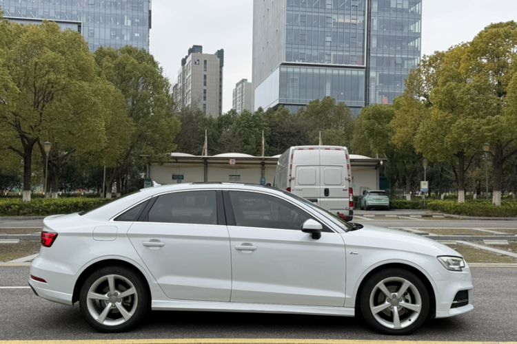 Used Audi A3 2018 30th Anniversary Edition Limousine 35 TFSI Fashion Model
