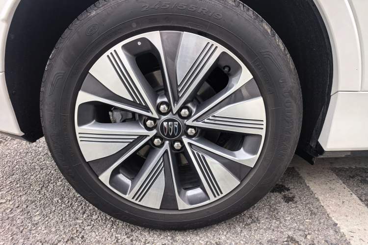 Used Buick E5 2025 Model 620KM Prestige Edition