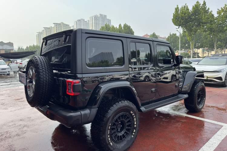 Used Jeep Wrangler 2019 2.0T Sahara Four-Door Version China VI Emission Standard