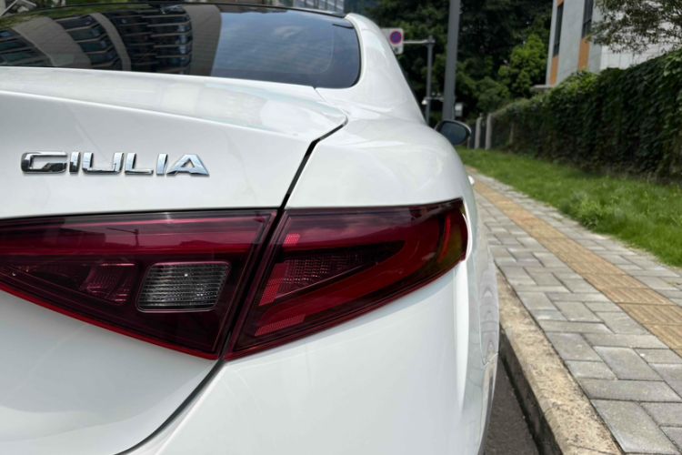 Used Alfa Romeo Giulia 2017 2.0T 200HP Luxury Edition