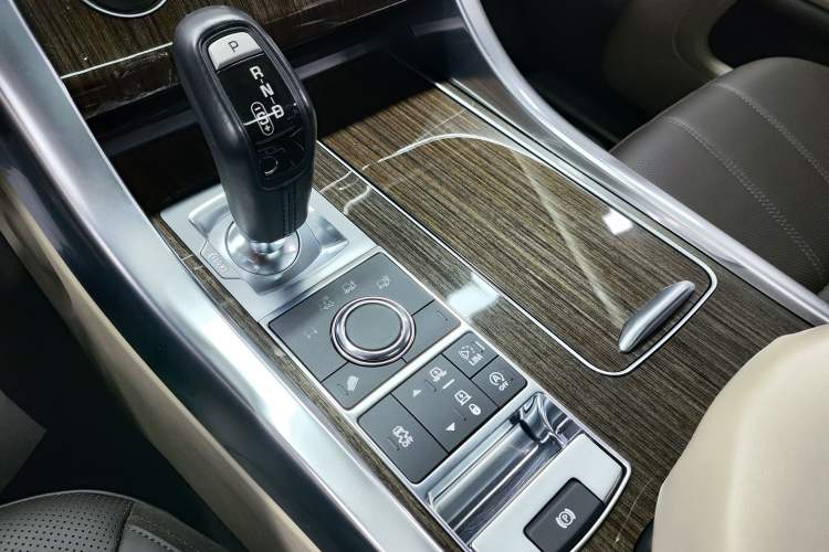 Used Land Rover Range Sport 2017 3.0 SC V6 HSE Interior 2