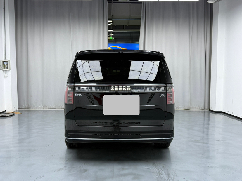 Zeekr 009 2024 7-Seater Walk-Through Version Four-Wheel Drive 108 kWh — снимка 4