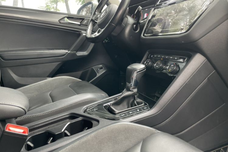 Used Volkswagen Tiguan L 2021 330TSI Automatic Two-Wheel Drive R-Line Enhanced Edition
