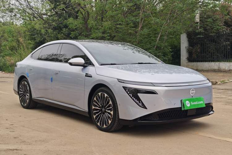 Used Nissan N7 2025 625 Max Exterior 2