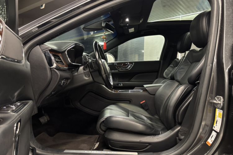 Used Lincoln Continental 2017 2.0T Two-Wheel-Drive Luxury Edition
