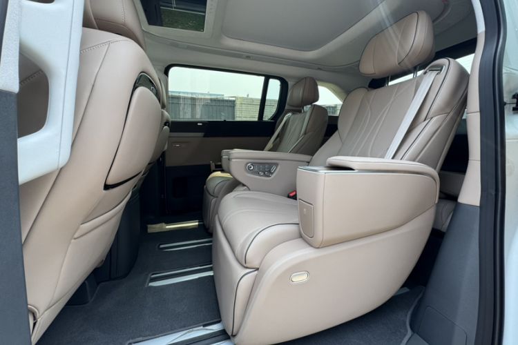 Used XPeng X9 2025 740 Ultra-Long Range Max
