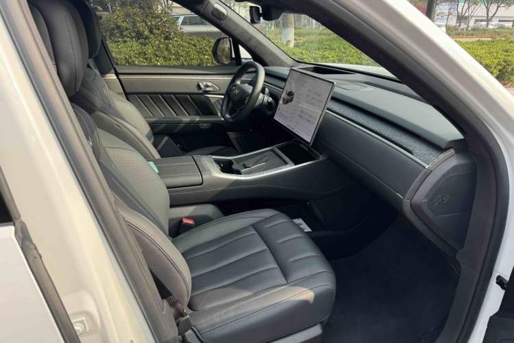 Used ONVO Luxeed L90 2025 Model—Max Six-Seater Version
