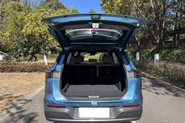 Used Chery Tiggo 8 PLUS C-DM 2025 1.5T 116 km Prestige Version 5 Seats
