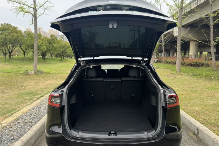 Used Tesla Model Y 2022 Rear-Wheel-Drive Version