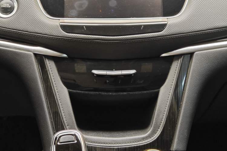 Used Cadillac XT5 2018 25T Luxury Model
