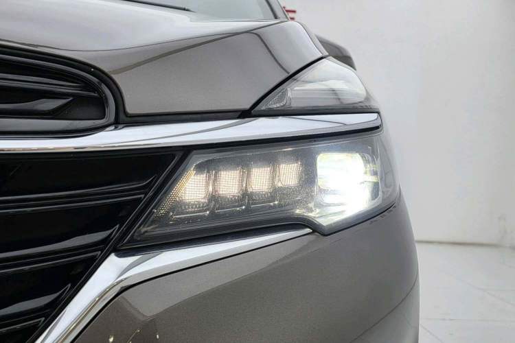 Used Buick GL8 2021 Land Cruiser Executive Class 652T Luxury Model