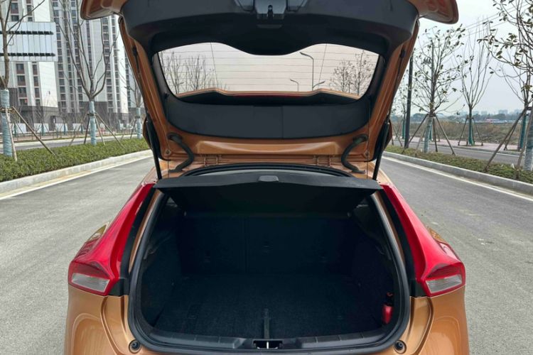 Used Volvo V40 2014 2.0T Zhiya Edition