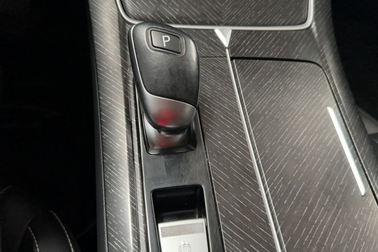 Used Venucia V 2021 260T Idol Edition Gear Lever