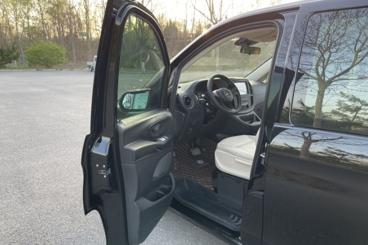 Used Mercedes-Benz Vito 2020 2.0T Elite Version 9 Seats
