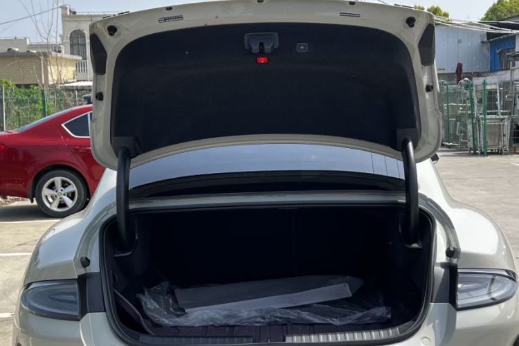 Used Xiaomi Auto SU7 2024 Rear-Drive Long-Range Intelligent Driving Version Trunk