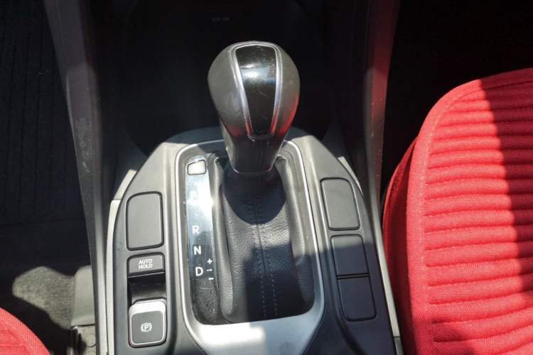 Used Hyundai Santa Fe 2013 2.4L Automatic 2WD Comfort Edition
