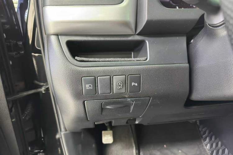 Used Toyota Highlander 2018 2.0T Four-Wheel Drive Knight Edition 7 Seats China VI Standard Interior 8