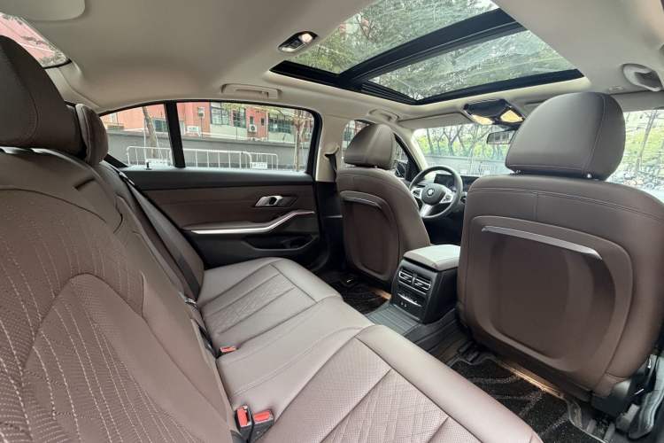 Used BMW i3 2022 eDrive 35 L Interior 8