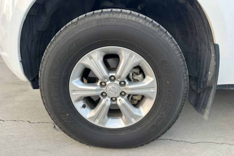 Used Nissan Navara 2017 2.5L Automatic 2WD Luxury Edition QR25