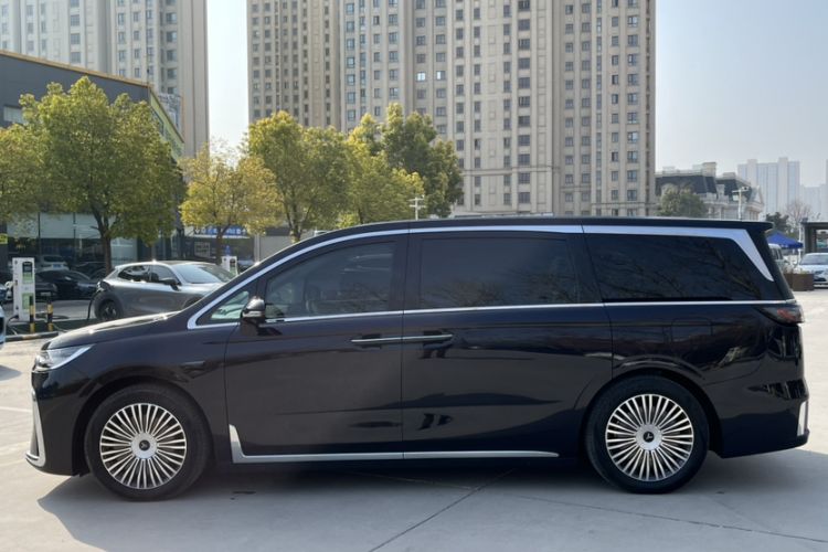 Used VOYAH Dream 2025 PHEV Four-Wheel Drive Prestige Qiankun Edition