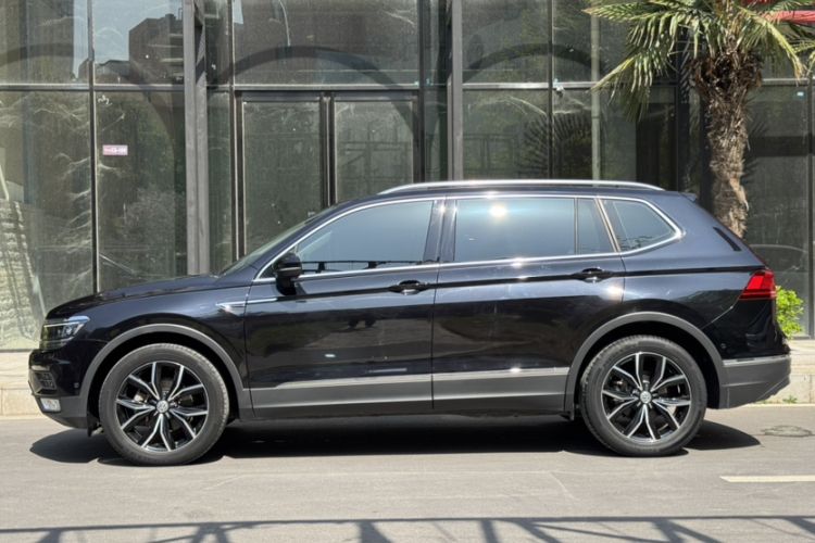 Used Volkswagen Tiguan L 2017 330TSI Automatic Two-Wheel Drive Flagship Edition Exterior 3