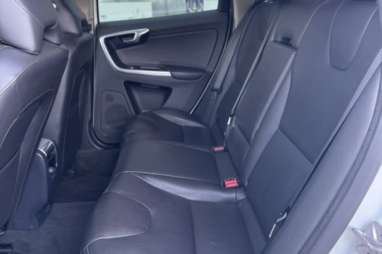 Used Volvo XC60 2016 T5 Smart Upgrade Model Interior 5
