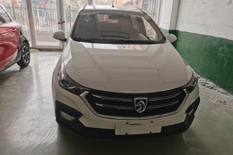 Used Baojun 310W 2018 1.5L Automatic Fashion Edition China VI

