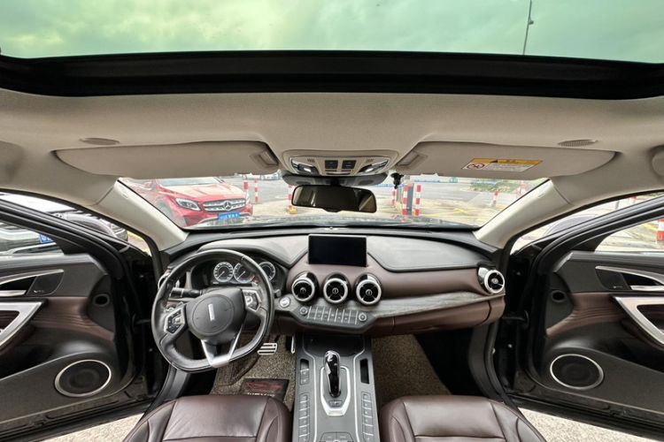 Used Wey VV7 2019 Upgraded Model 2.0T Flagship Version China V Standard Interior 6