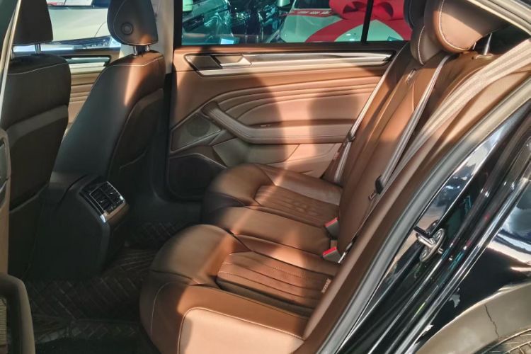 Used Volkswagen Phideon 2021 380TSI Luxury Edition Interior 4