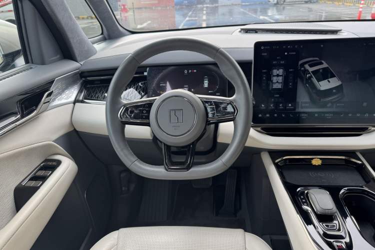 Used Zeekr 009 2022 WE Edition