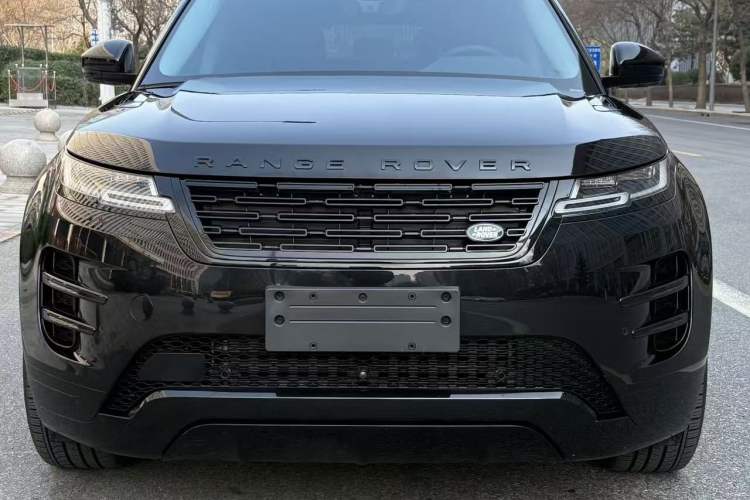 Used Land Rover Range Rover Evoque 2024 Aurora L 249 PS Prestige Light-Chasing Edition