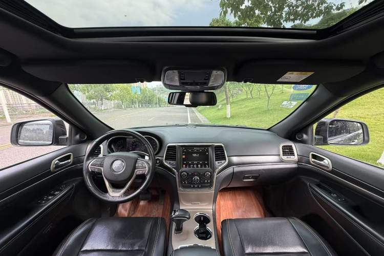 Used Jeep Grand Cherokee 2014 3.0L Comfort Navigation Edition