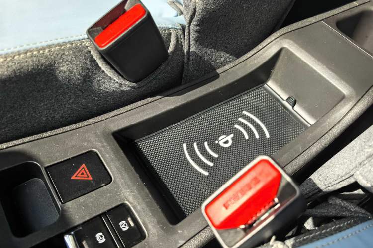 Used Chery New Energy Little Ant 2022 Revised Version Sweet Pink Edition Half-Sugar Version Lithium Iron Phosphate 30.7 kWh 30 kW 301 km