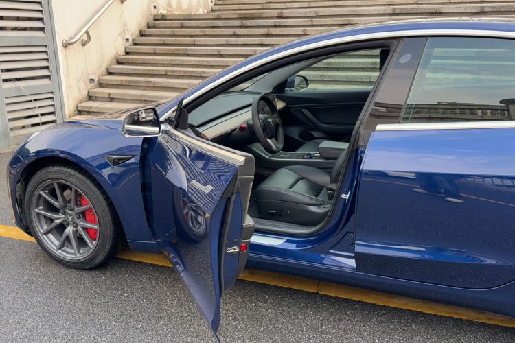 Used Tesla Model 3 2020 Revised Version Standard Range Rear-Wheel Drive – Upgraded Edition Interior 5