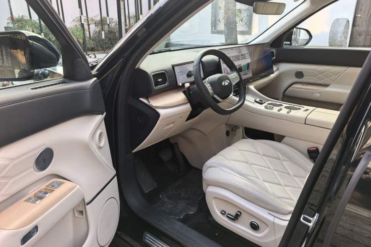 Used Chery T11 2026 Model 220 All-Wheel Drive Family Fun Edition