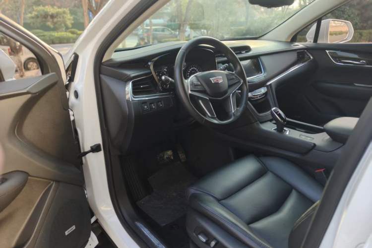 Used Cadillac XT5 2018 25T Luxury Model