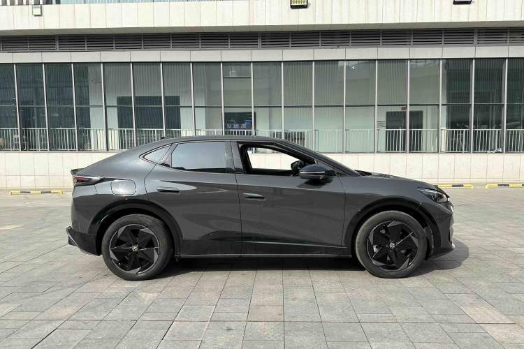 Used Volkswagen ID.UNYX 2024 Pro Long-Range Version