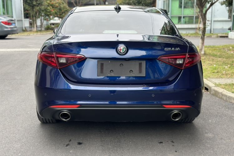 Used Alfa Romeo Giulia 2017 2.0T 280HP Luxury Edition
