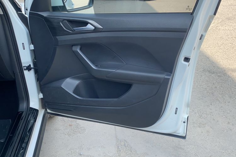 Used Volkswagen Tacqua 2020 1.5L Automatic Yue Interior 3