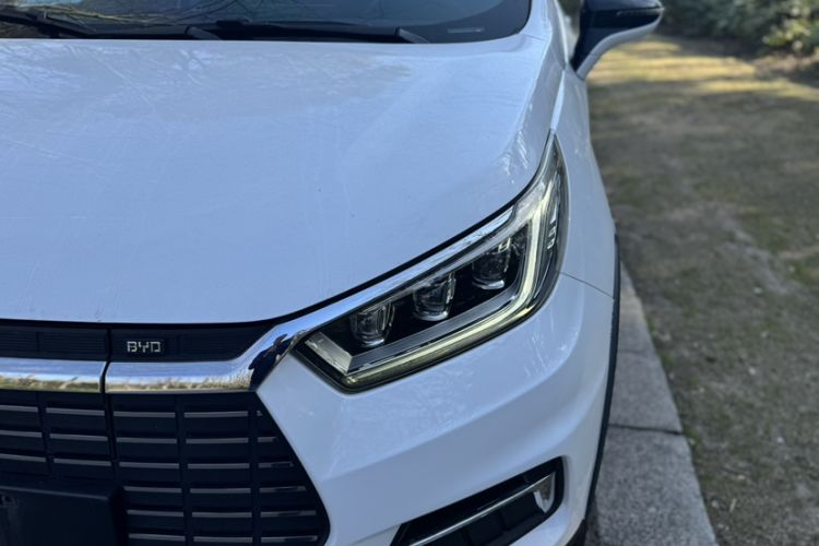 Used BYD Yuan New Energy 2019 EV535 Smart Connect Trendsetting Model
