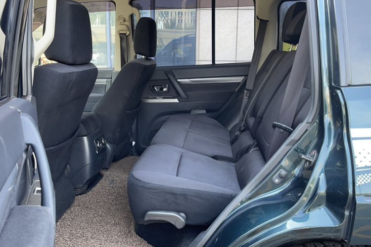 Used Mitsubishi Pajero 2016 3.0L Automatic Standard Version China V Standard