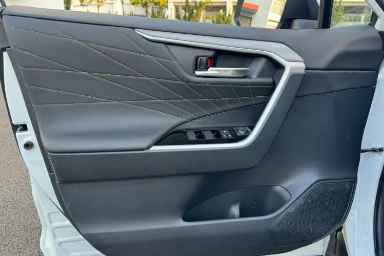 Used Toyota RAV4 2024 2.0L CVT Two-Wheel Drive Fashion Plus Edition