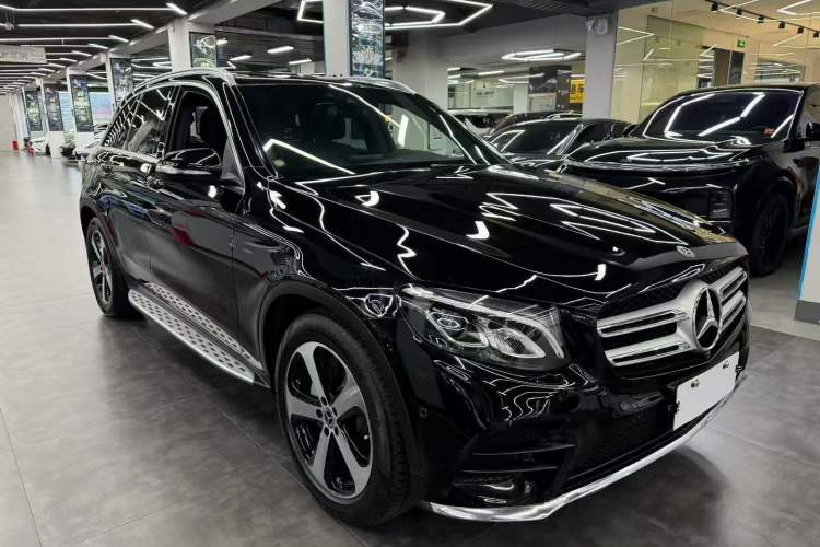 Used Mercedes-Benz GLC 2018 Facelift GLC 260 4MATIC Luxury Edition
