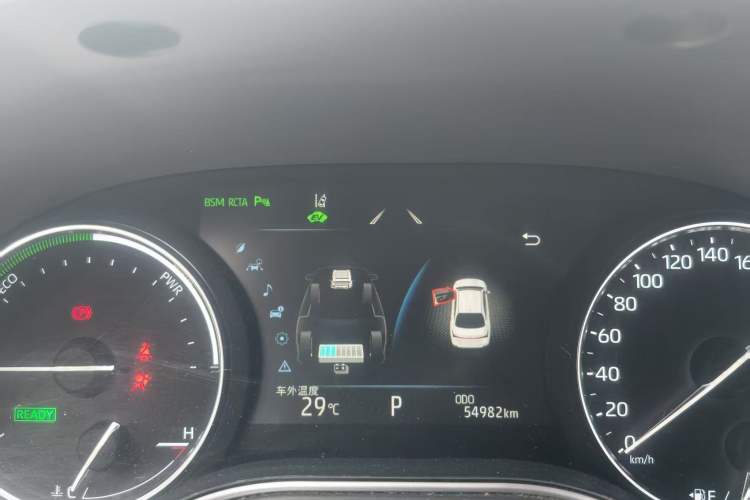 Used Toyota Avalon 2019 Dual-Engine 2.5L XLE Prestige Version China VI Standard
