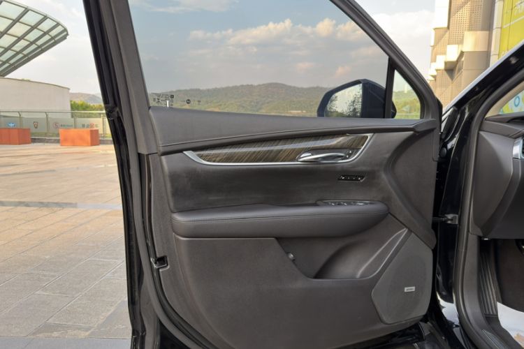 Used Cadillac XT5 2018 25T Luxury Model
