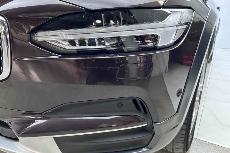 Used Volvo V90 2017 Cross Country T5 AWD Smart Range Edition